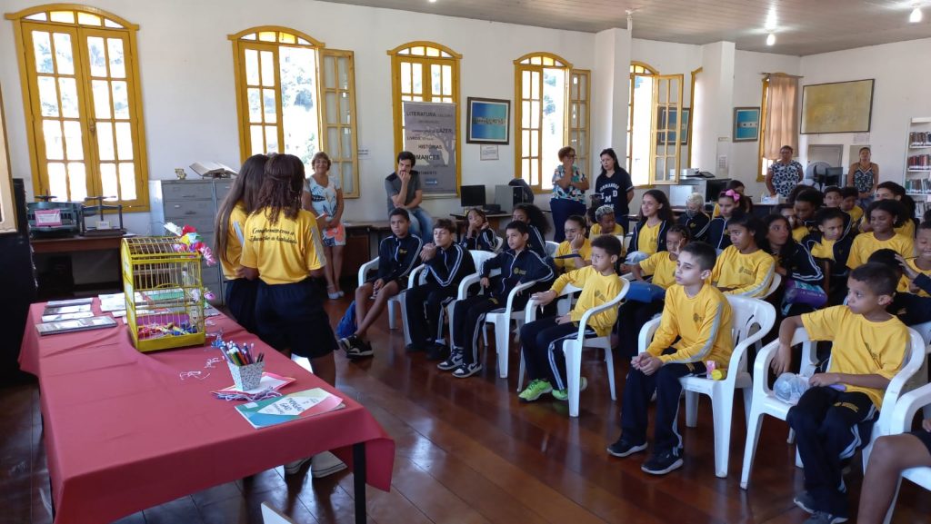 LITERATURA: DIA NACIONAL DO LIVRO INFANTIL É COMEMORADO COM DECLAMAÇÃO DE POEMAS, PIQUENIQUE E BRINCADEIRAS