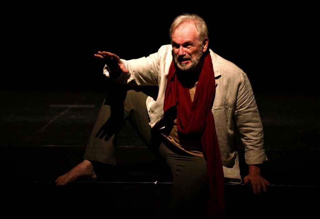 PEÇA TEATRAL: INGRESSOS DISPONÍVEIS PARA O ESPETÁCULO “CAIM”, COM O ATOR HENRI PAGNONCELLI