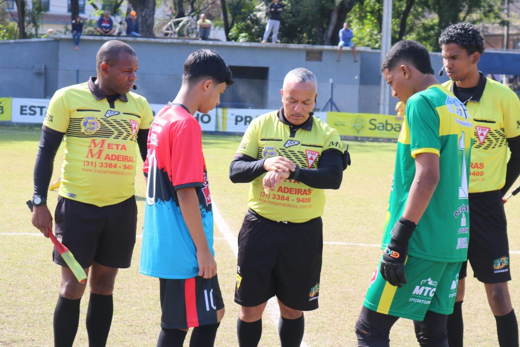 ESPORTES: CAMPEÕES DO 2º CAMPEONATO MUNICIPAL DE FUTEBOL DE BASE DE SABARÁ