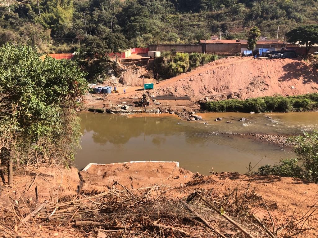 OBRAS: CONSTRUÇÃO DE PONTE SOBRE O RIO DAS VELHAS SEGUE AVANÇANDO