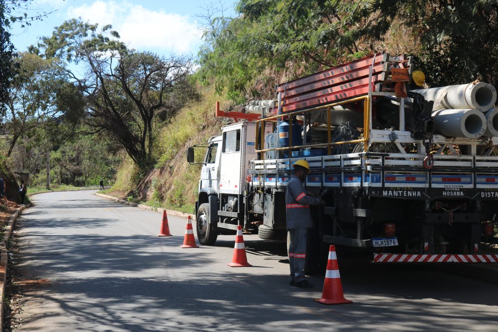 ILUMINAÇÃO PÚBLICA: PREFEITURA DE SABARÁ INICIA EXTENSÃO DE REDE ELÉTRICA EM AVENIDA NA REGIÃO CENTRAL