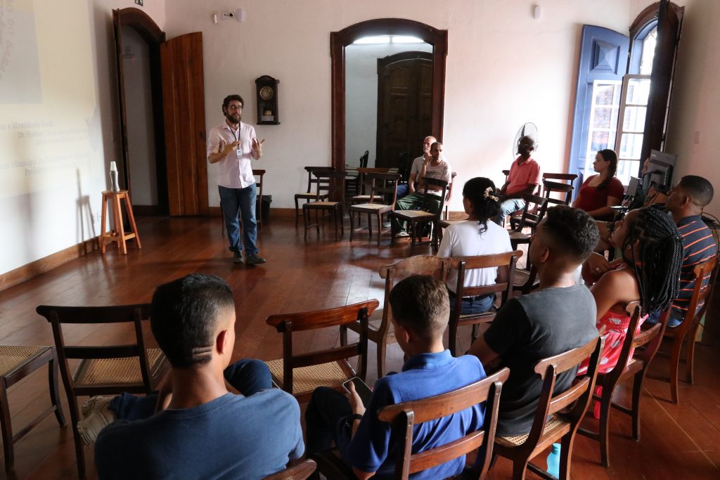 ABRACE SABARÁ: PREFEITURA PROMOVE PALESTRA SOBRE PATRIMÔNIO CULTURAL