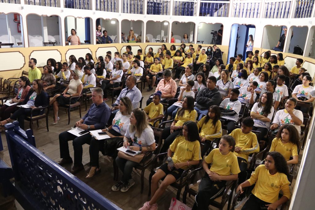 EDUCAÇÃO: ESTUDANTES DA REDE MUNICIPAL DE ENSINO PARTICIPAM DO PROJETO TRABALHO, JUSTIÇA E CIDADANIA