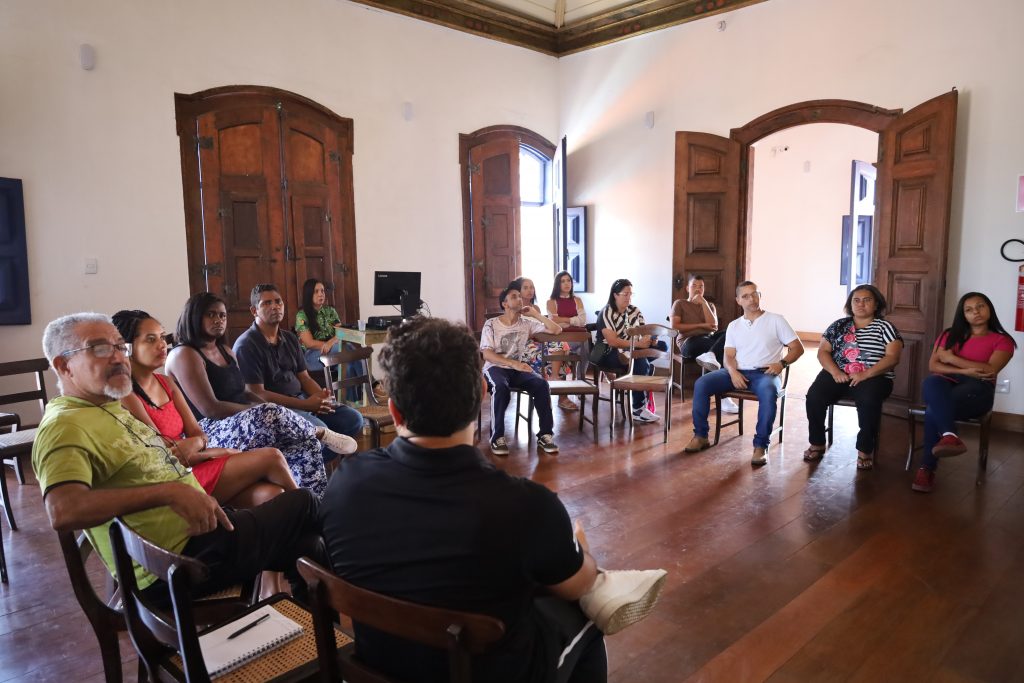 ABRACE SABARÁ: CONSELHEIROS MUNICIPAIS PARTICIPAM DE RODA DE CONVERSA SOBRE PATRIMÔNIO CULTURAL