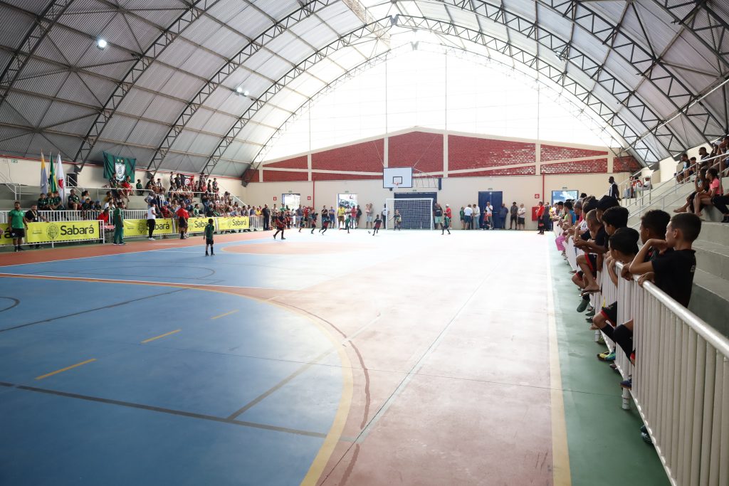 ESPORTES: APÓS REFORMA GERAL, GINÁSIO DO SIDERÚRGICA É REABERTO E ENTREGUE À POPULAÇÃO