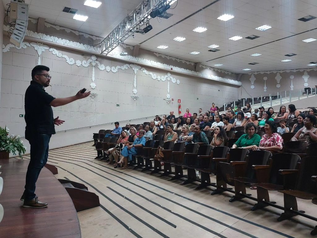 EDUCAÇÃO: II SEMANA DE INSPIRAÇÃO E INOVAÇÃO CONTA COM PALESTRA MINISTRADA POR LUCCA VIERY