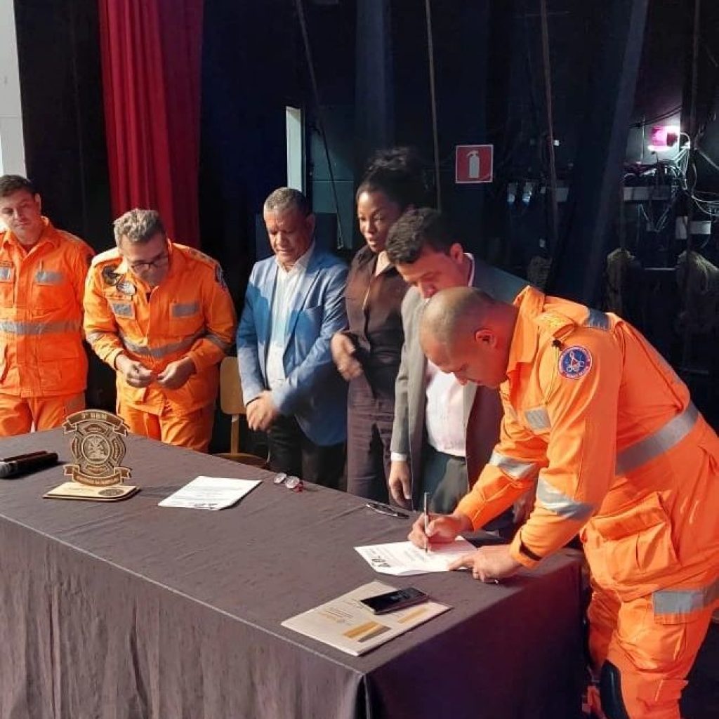 SALVAR VIDAS: PREFEITURA FIRMA TERMO DE PARCERIA COM O CORPO DE BOMBEIROS MILITAR