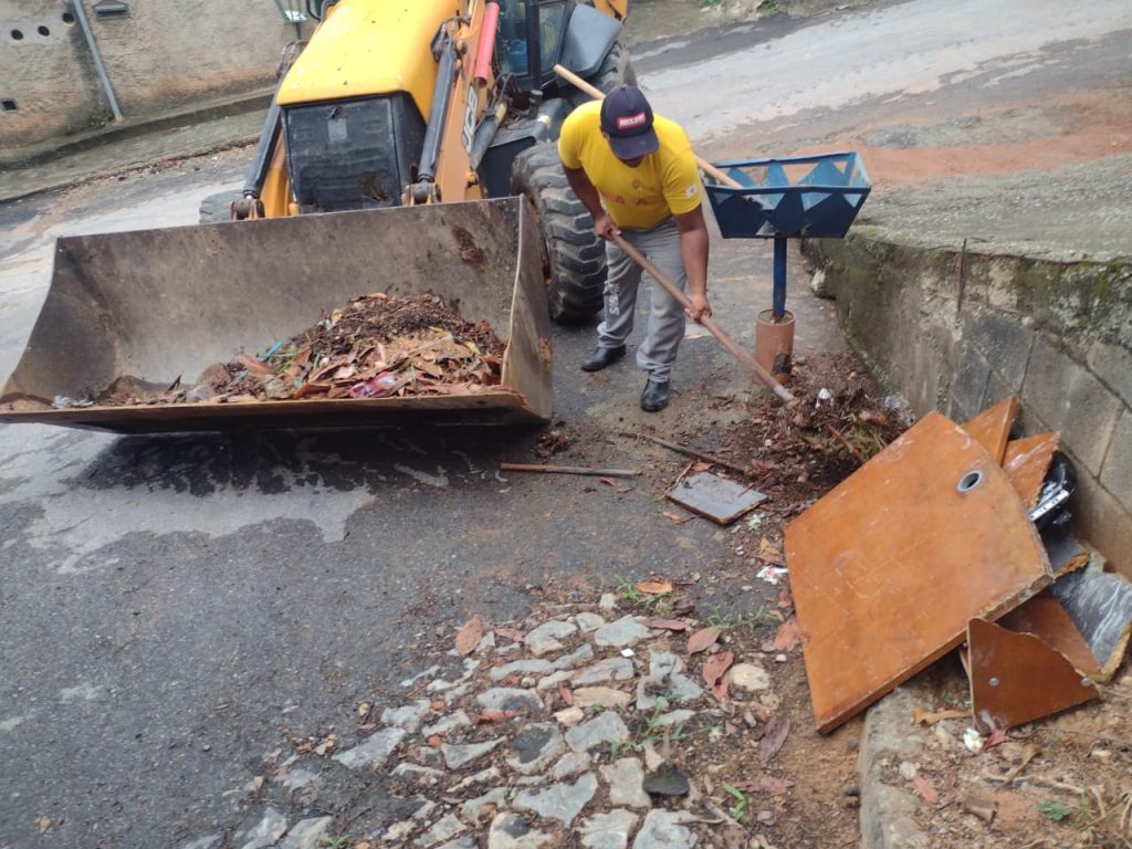 REGIONAL BORGES: EQUIPES DA PREFEITURA REALIZAM LIMPEZA, MANUTENÇÃO E VISTORIA NA REGIÃO DO BORBA GATO