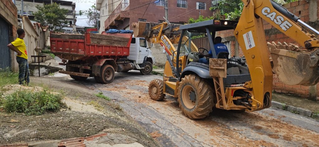 INTERVENÇÕES: APÓS FORTES CHUVAS, PREFEITURA DE SABARÁ REALIZA AÇÕES EM DIVERSOS PONTOS DA CIDADE