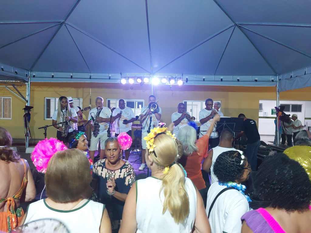 FOLIA: PREFEITURA DE SABARÁ PROMOVE BAILE DE CARNAVAL PARA O PÚBLICO DA 