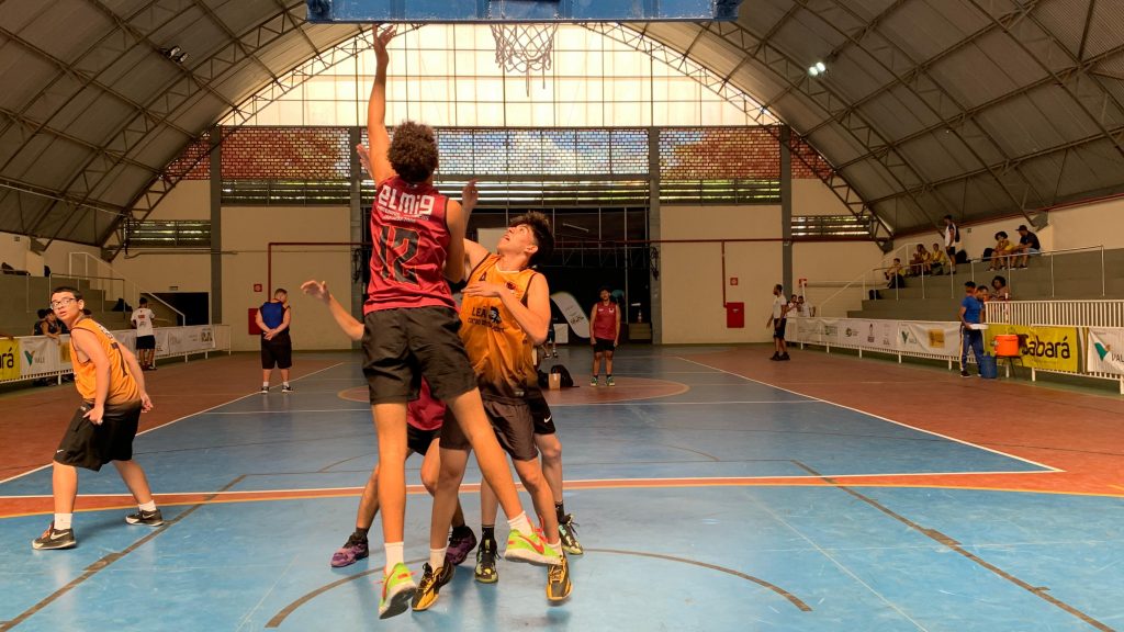ESPORTE: PREFEITURA REALIZA TORNEIO INTERMUNICIPAL DE BASQUETE 3 X 3 EM SABARÁ