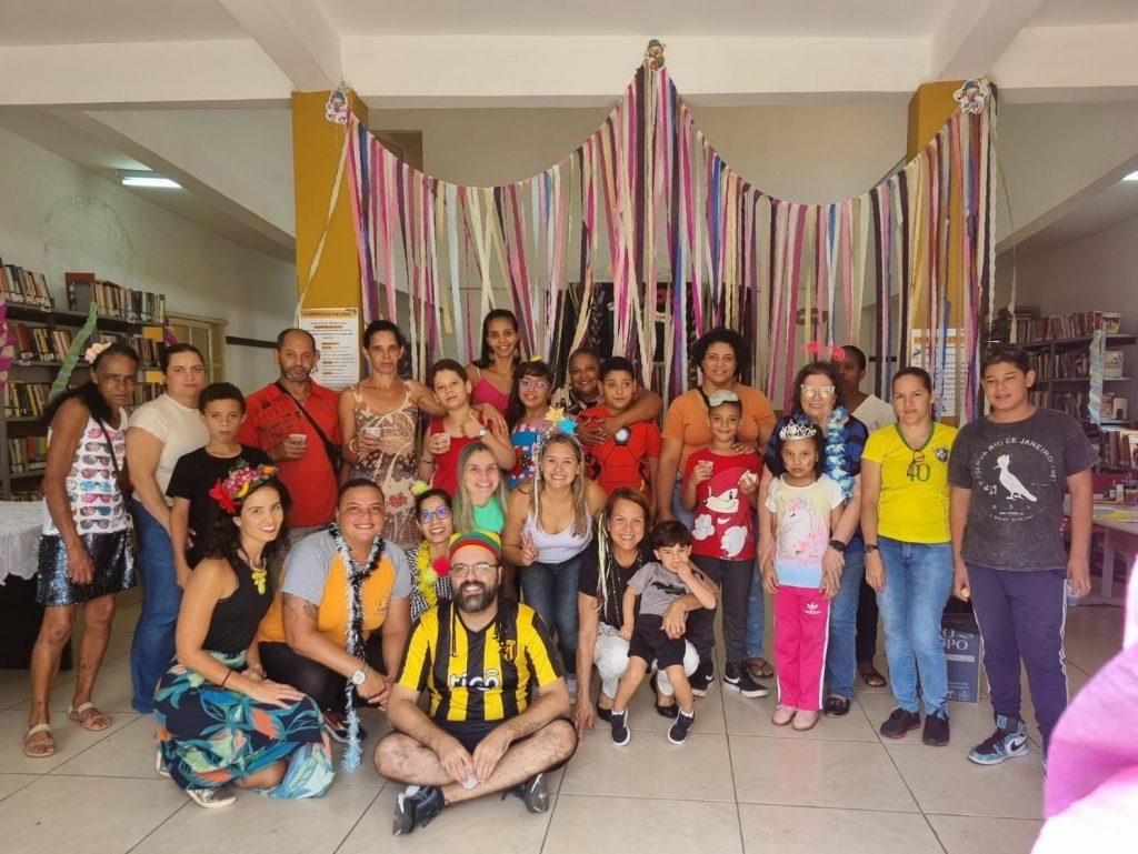 FOLIA: CAPS INFANTIL PROMOVE ATIVIDADE CARNAVALESCA PARA CRIANÇAS E ADOLESCENTES ASSISTIDOS PELA INSTITUIÇÃO