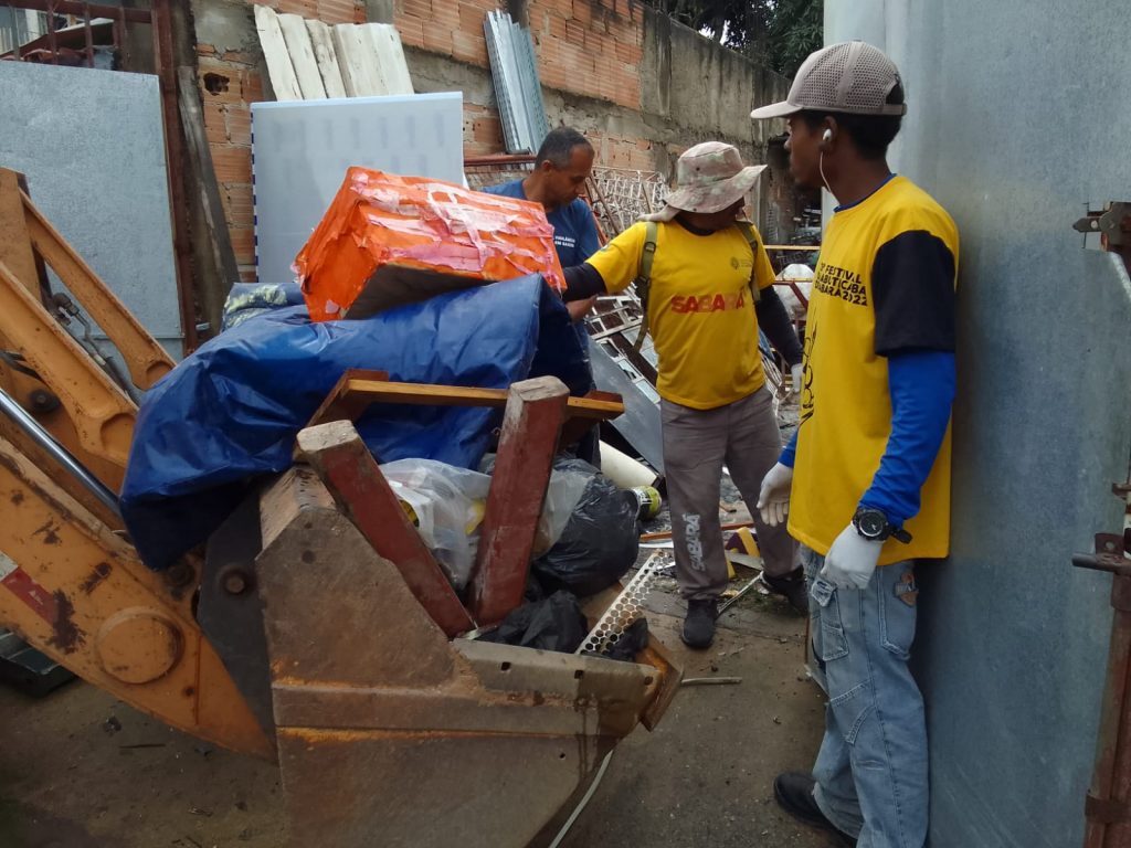 SAÚDE: MUTIRÃO DE COMBATE À DENGUE RECOLHE 140 TONELADAS DE INSERVÍVEIS NO BAIRRO NOSSA SENHORA DE FÁTIMA