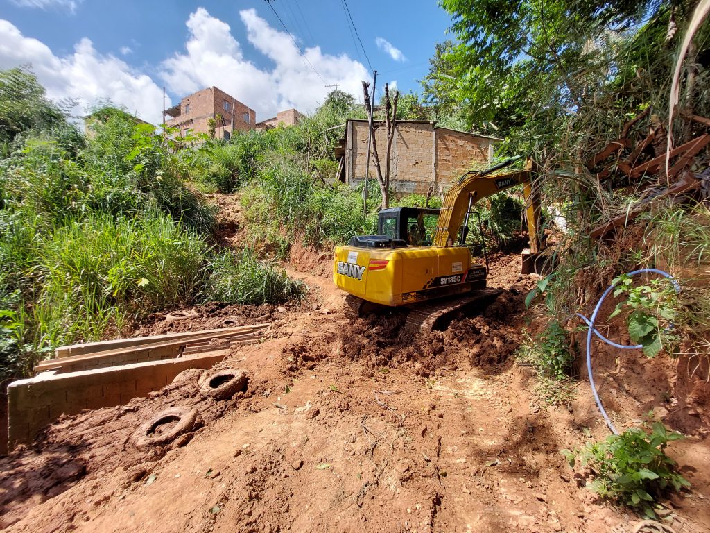 REGIONAL: FASE FINAL DA OBRA DE DRENAGEM PLUVIAL NA RUA JUIZ DE FORA, NO BAIRRO NOSSA SENHORA DE FÁTIMA