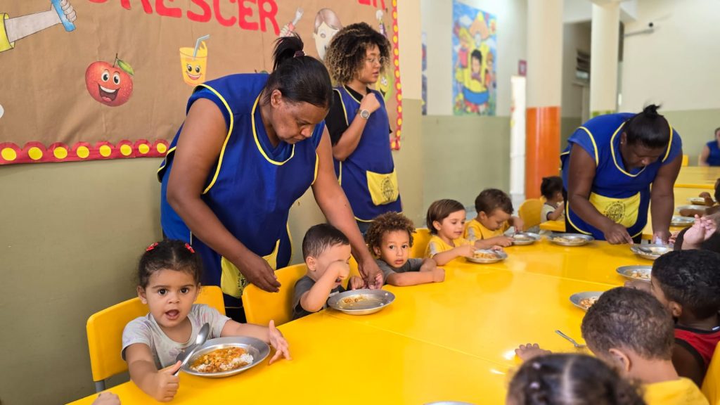 INFÂNCIA: SABARÁ DÁ BOM EXEMPLO PARA TODO O BRASIL QUANDO O ASSUNTO É MERENDA NAS CRECHES E ESCOLAS