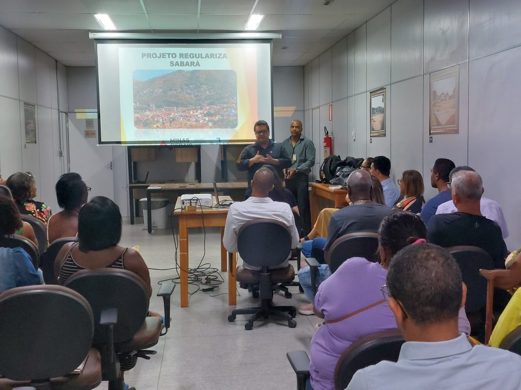 REGULARIZAÇÃO FUNDIÁRIA: PREFEITURA DE SABARÁ E EMPRESA P. AVELAR REALIZAM AUDIÊNCIA PÚBLICA COM MORADORES DA RUA PEREIRA VIEIRA, NO CENTRO