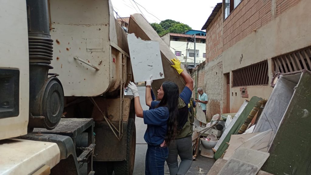 COMBATE À DENGUE: MAIS DE 1500 TONELADAS DE INSERVÍVEIS JÁ FORAM RECOLHIDAS EM SABARÁ, NESTE ANO