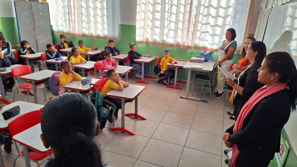 ASSISTÊNCIA: INTEGRANTES DO COMITÊ GESTOR DA PRIMEIRA INFÂNCIA DE SABARÁ VISITAM A ESCOLA PADRE SEBASTIÃO TIRINO