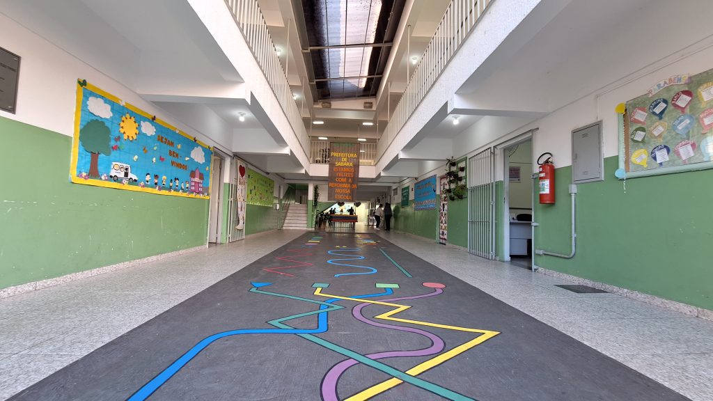 EDUCAÇÃO: OBRAS DE REFORMA E AMPLIAÇÃO DA ESCOLA MUNICIPAL PADRE SEBASTIÃO TIRINO, NO CENTRO, SÃO ENTREGUES À POPULAÇÃO