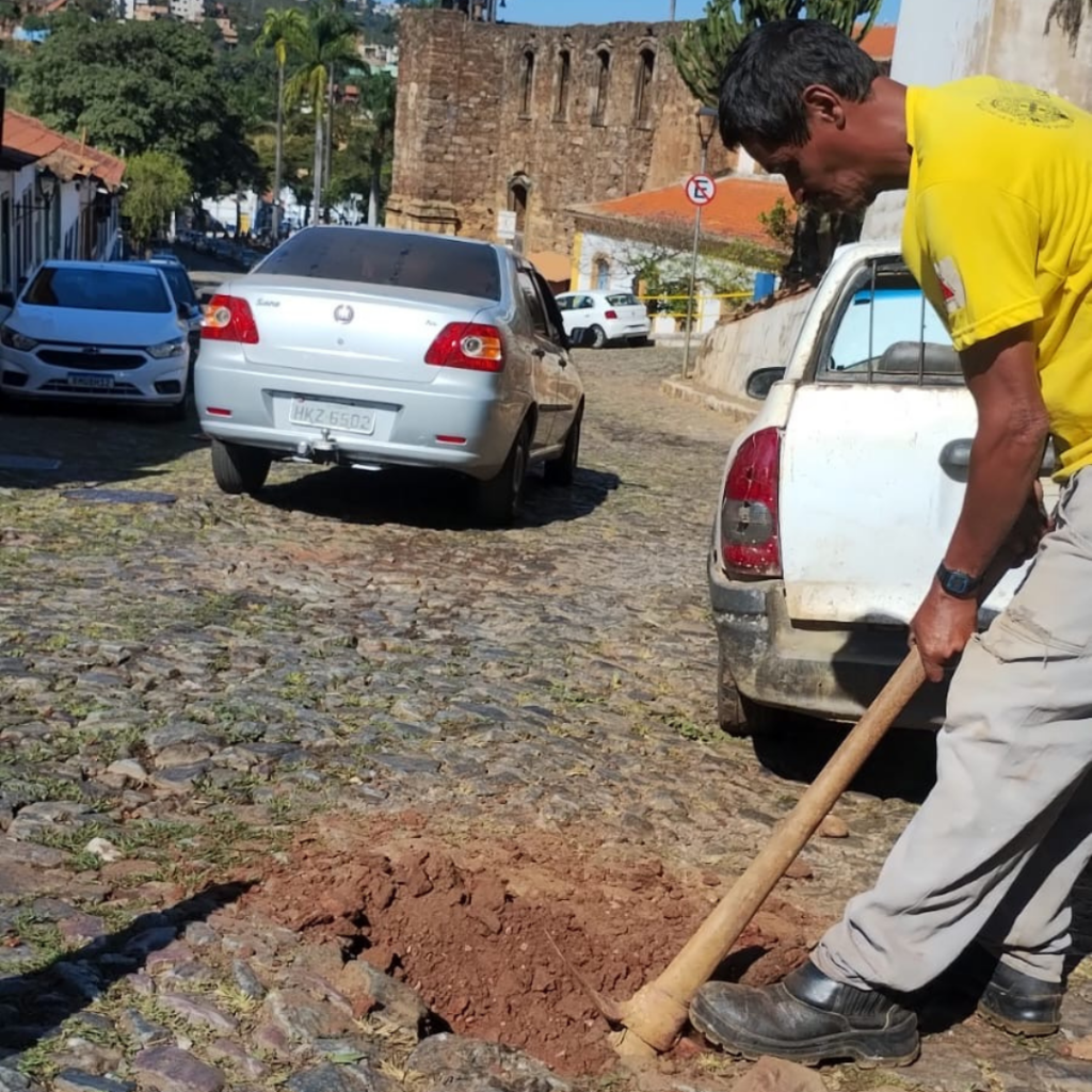 OBRAS: NESTA SEMANA, A PREFEITURA DE SABARÁ, POR MEIO DAS REGIONAIS DE OBRAS, REALIZOU IMPORTANTES INTERVENÇÕES E OBRAS NA CIDADE