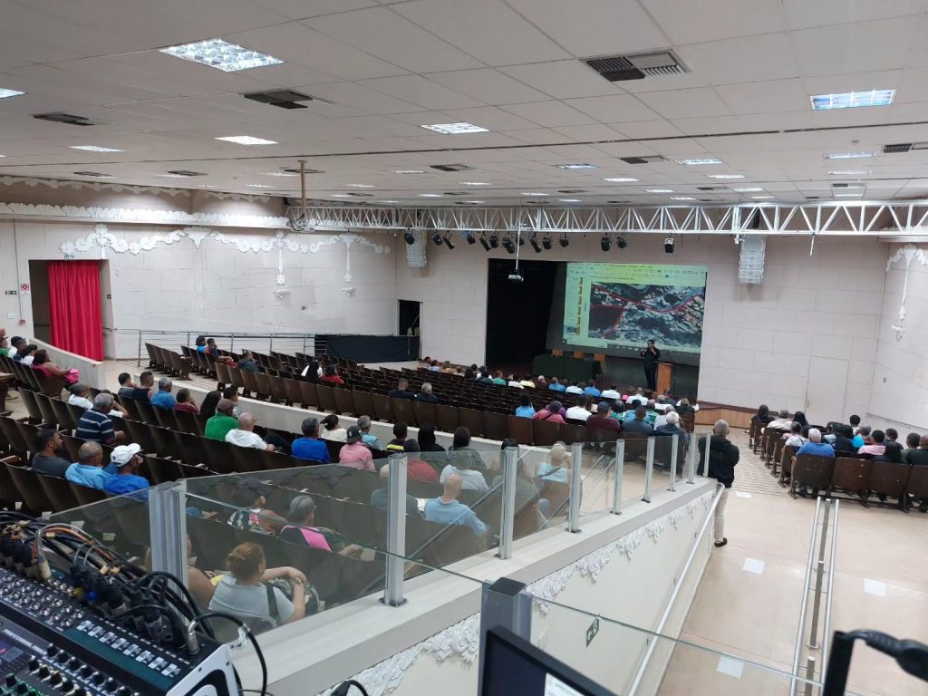 REGULARIZAÇÃO FUNDIÁRIA: PREFEITURA DE SABARÁ E EMPRESA P. AVELAR REALIZAM AUDIÊNCIA PÚBLICA COM MORADORES DO BAIRRO CÓRREGO DA ILHA
