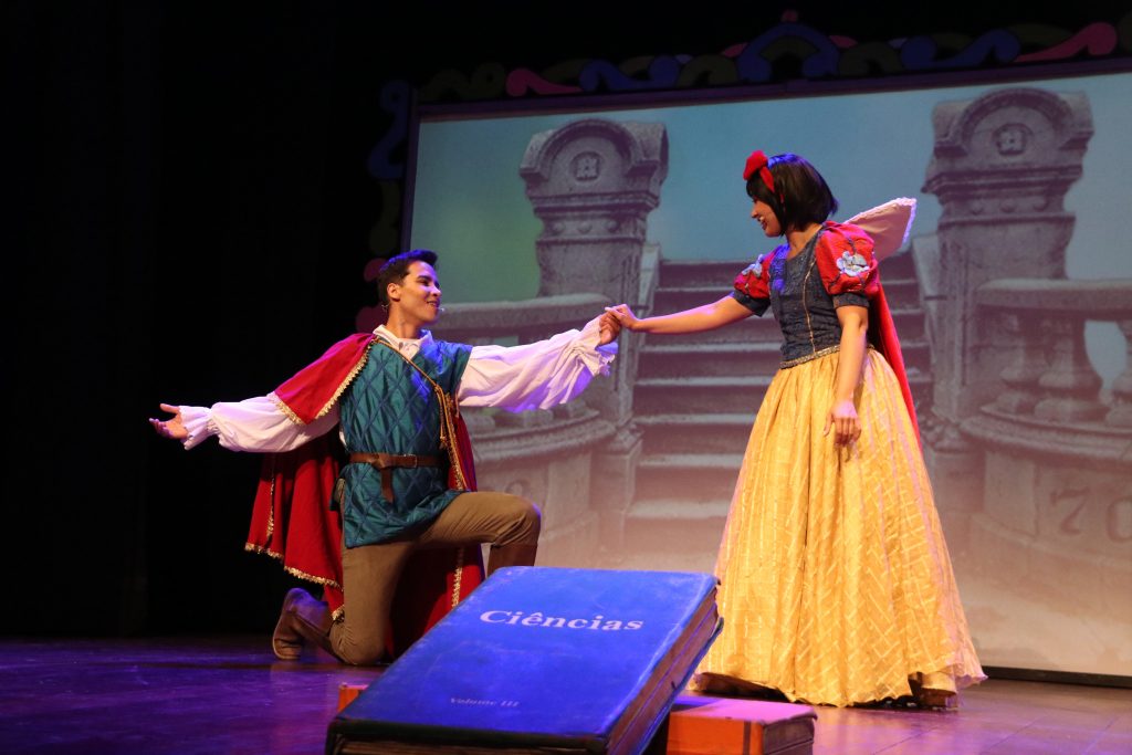 BRANCA DE NEVE: DIVERSÃO EM CENA 2024 ESTREIOU ONTEM (26/5) EM SABARÁ COM UM LINDO ESPETÁCULO TEATRAL