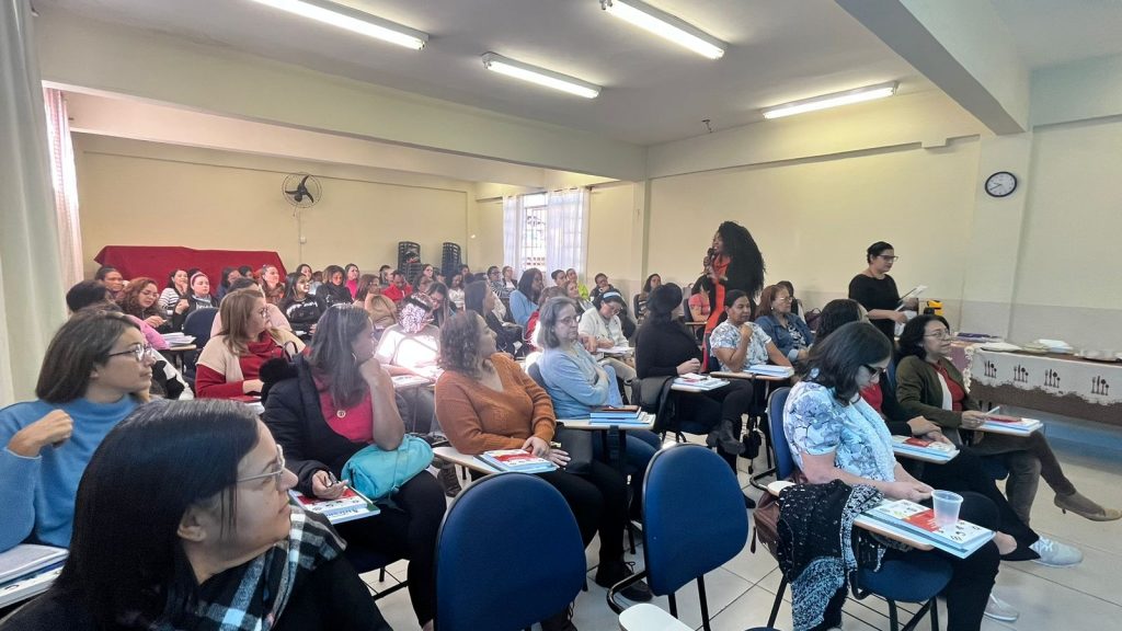 EDUCAÇÃO: PROFESSORES DE ESCOLAS MUNICIPAIS E CEI'S PARTICIPAM DE ENCONTROS FORMATIVOS COM O TEMA 