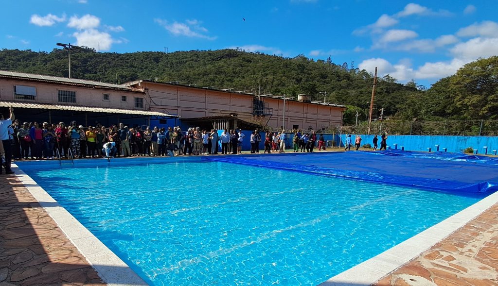 ESPORTE: PREFEITURA DE SABARÁ INAUGURA PISCINA AQUECIDA DO COMPLEXO ESPORTIVO DO SIDERÚRGICA