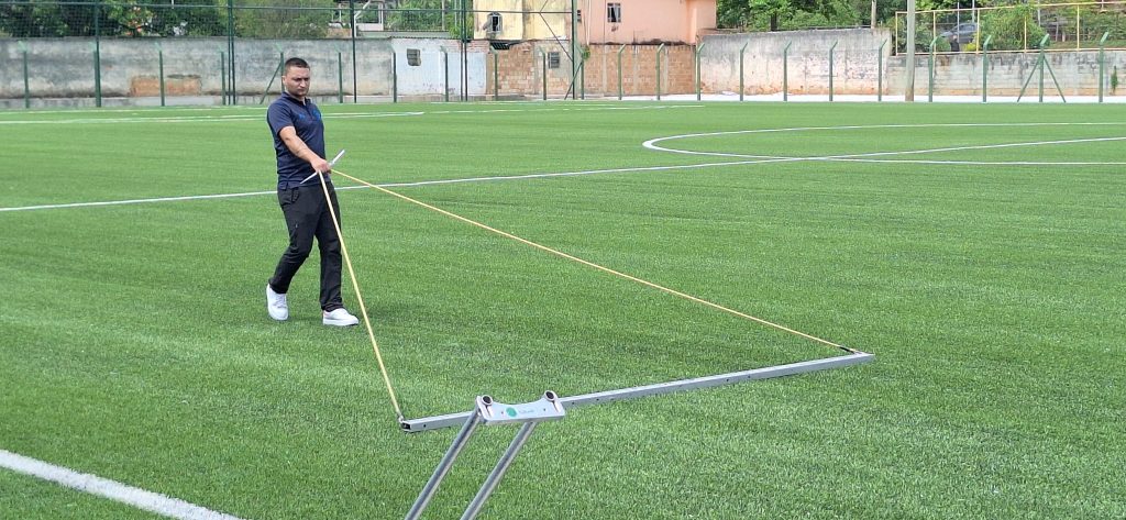 ESPORTES: GRAMADO SINTÉTICO DO CAMPO DA LIGA PASSA POR AVALIAÇÃO TÉCNICA DE LABORATÓRIO CREDENCIADO PELA FIFA