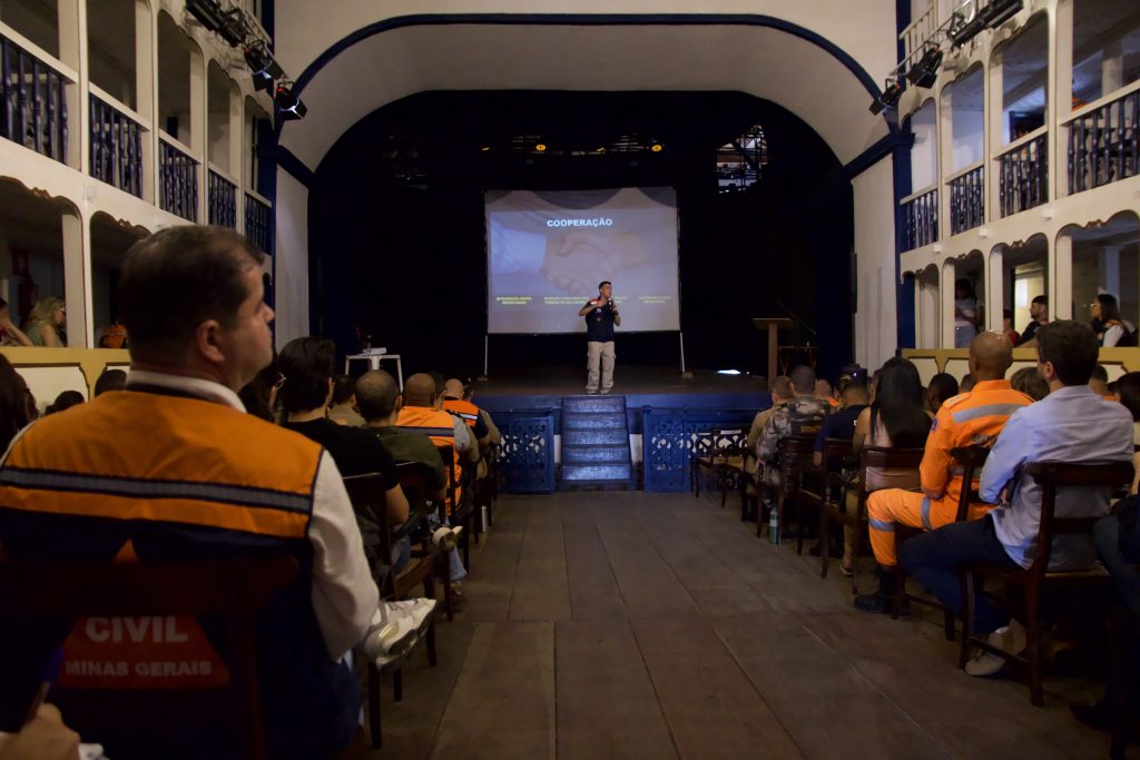 SABARÁ RECEBE CAPACITAÇÃO SOBRE IMPACTOS DO EL NIÑO E ESTRATÉGIAS DE PREVENÇÃO E DEFESA CIVIL